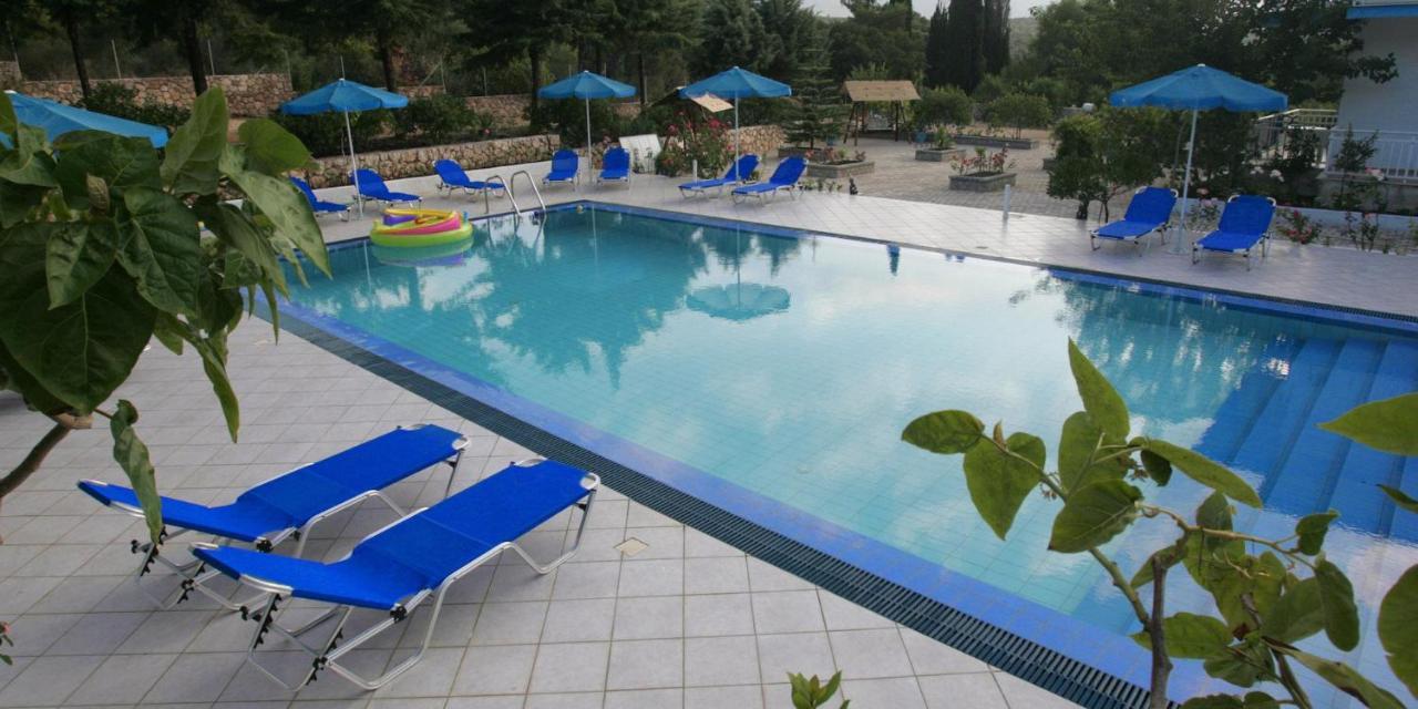 Blue White Apartments - Kefallonia Poolside Retreats Spartia  Dış mekan fotoğraf