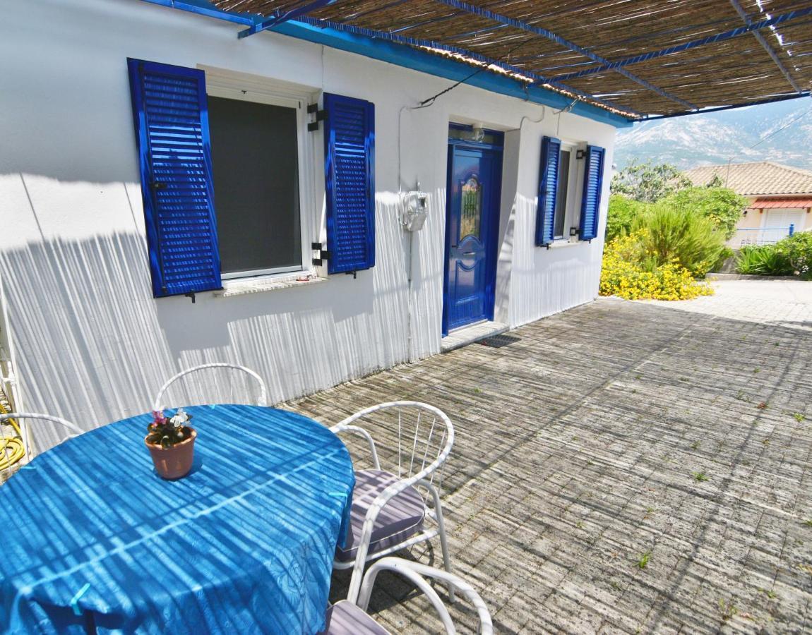 Blue White Apartments - Kefallonia Poolside Retreats Spartia  Dış mekan fotoğraf