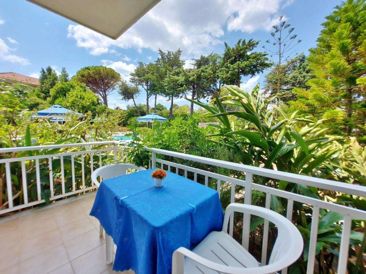 Blue White Apartments - Kefallonia Poolside Retreats Spartia  Dış mekan fotoğraf
