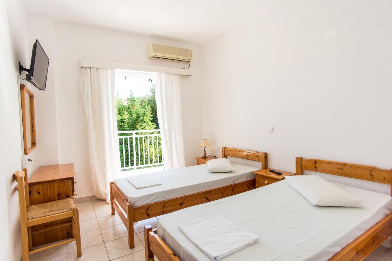 Blue White Apartments - Kefallonia Poolside Retreats Spartia  Dış mekan fotoğraf