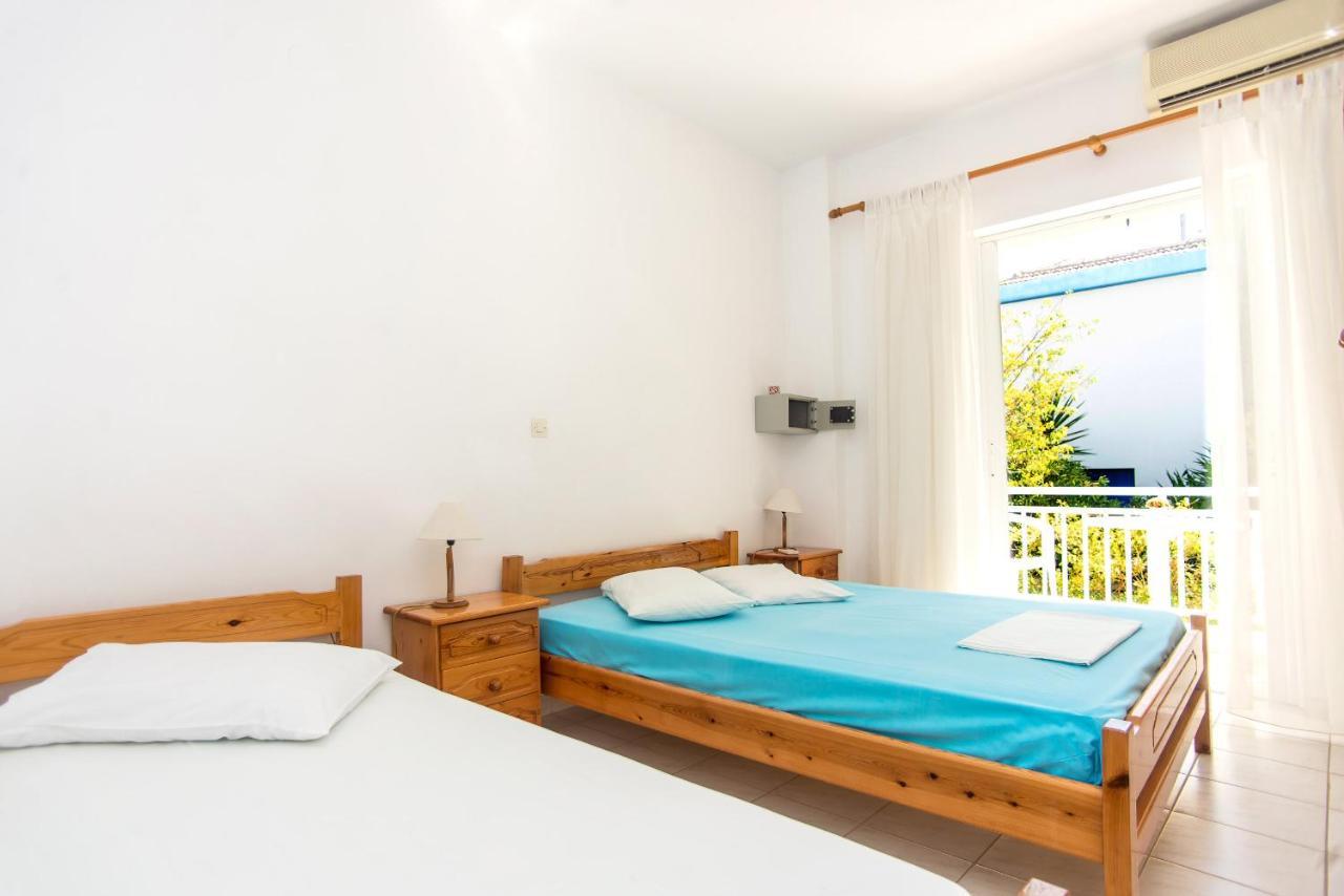 Blue White Apartments - Kefallonia Poolside Retreats Spartia  Dış mekan fotoğraf