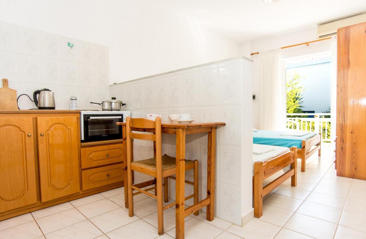 Blue White Apartments - Kefallonia Poolside Retreats Spartia  Dış mekan fotoğraf